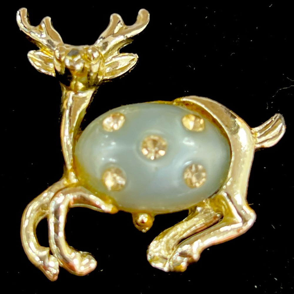 VTG Trifari Jelly Belly Lucite Deer Brooch Pin Gold Tone Lucite Rhinestones EUC